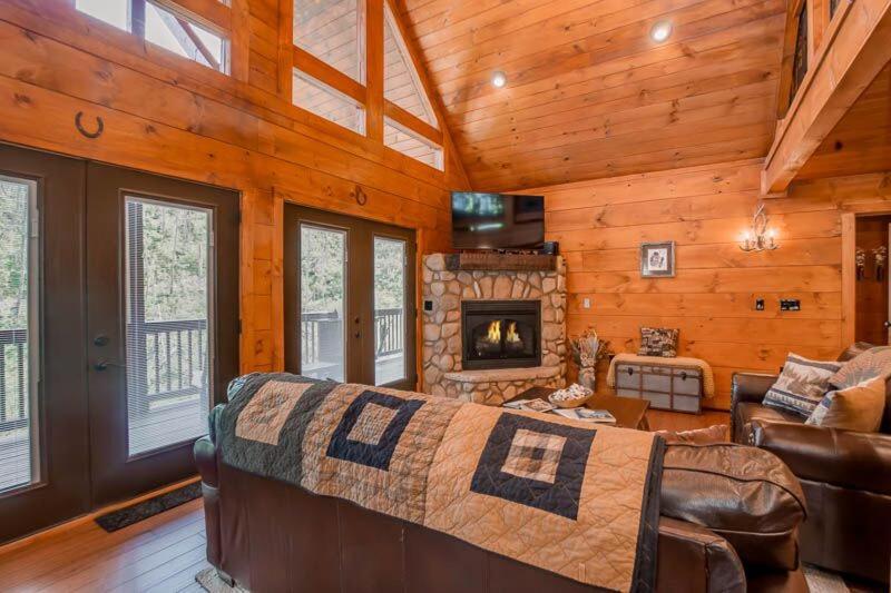 The Buckhorn By Stony Brook Cabins Gatlinburg Eksteriør billede
