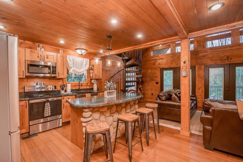 The Buckhorn By Stony Brook Cabins Gatlinburg Eksteriør billede