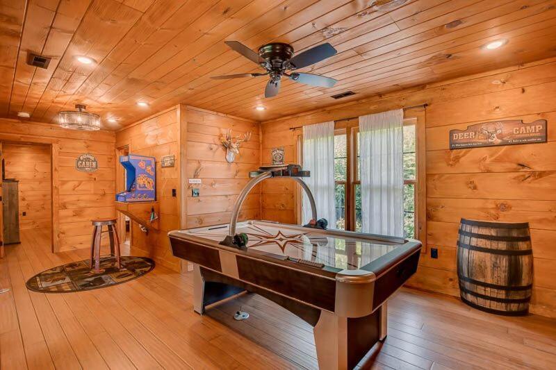The Buckhorn By Stony Brook Cabins Gatlinburg Eksteriør billede