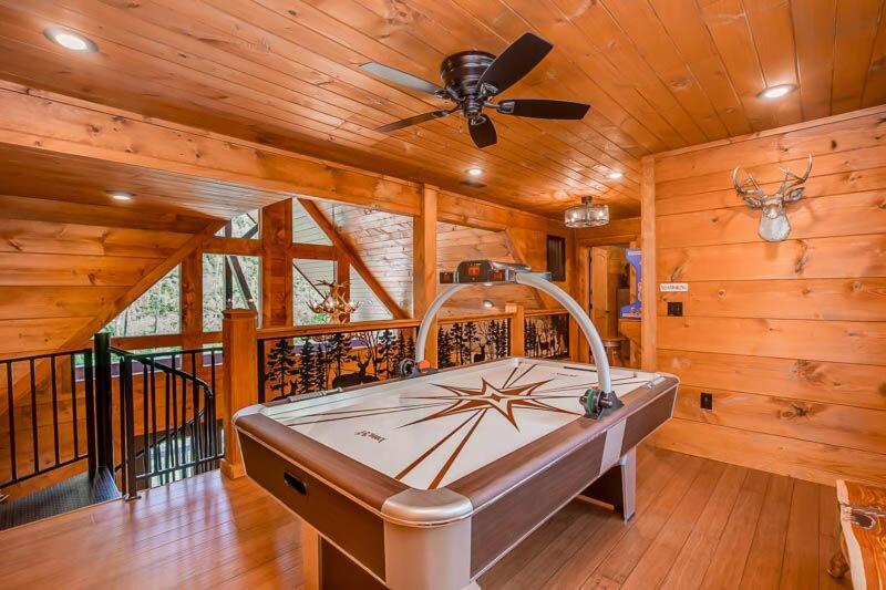 The Buckhorn By Stony Brook Cabins Gatlinburg Eksteriør billede